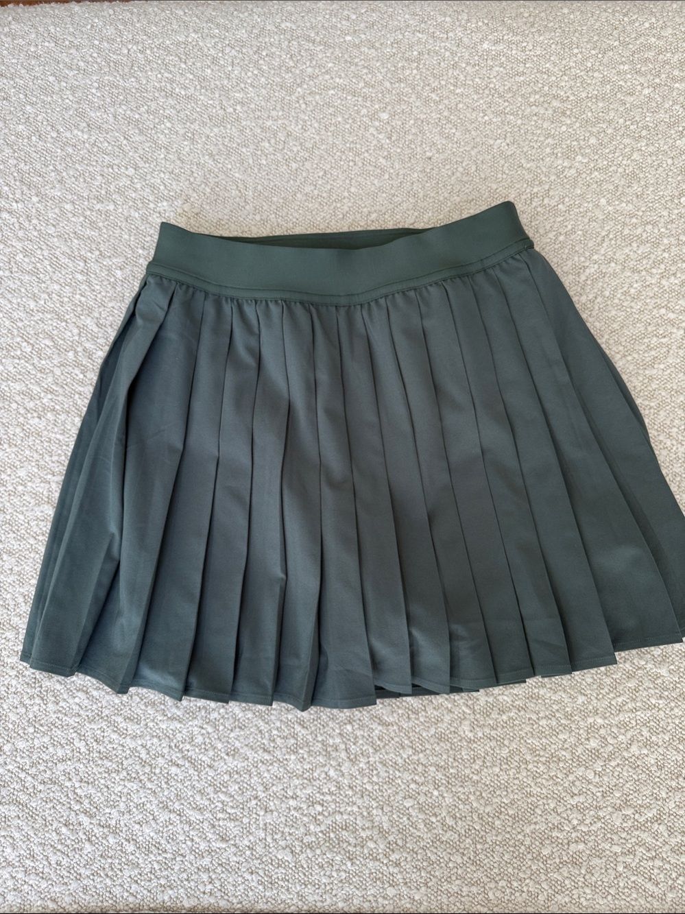 Lululemon Varsity Pleated tennis Skirt sz 2 NWOT